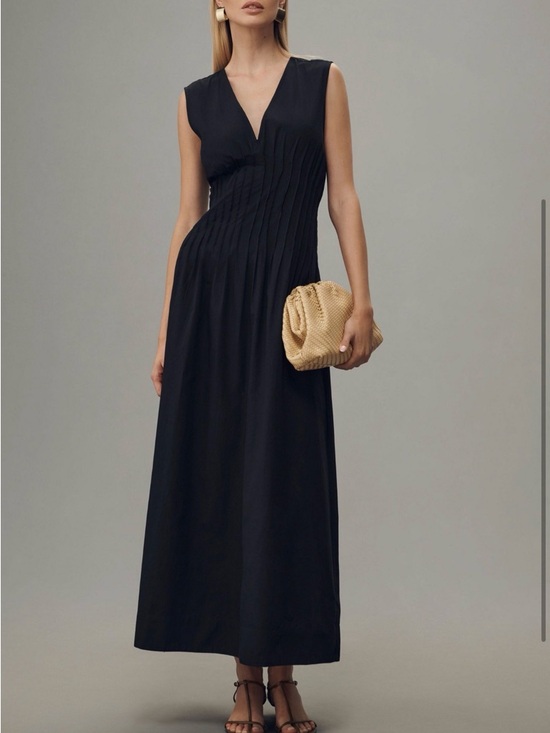 Maeve Dresses & Skirts - Maeve Black Pleated V-Neck Midi Dress